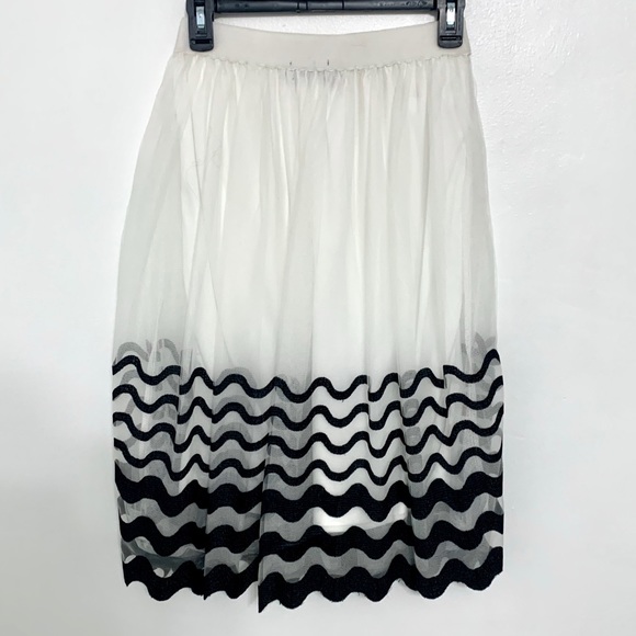 Tulle midi skirt - Picture 2 of 4